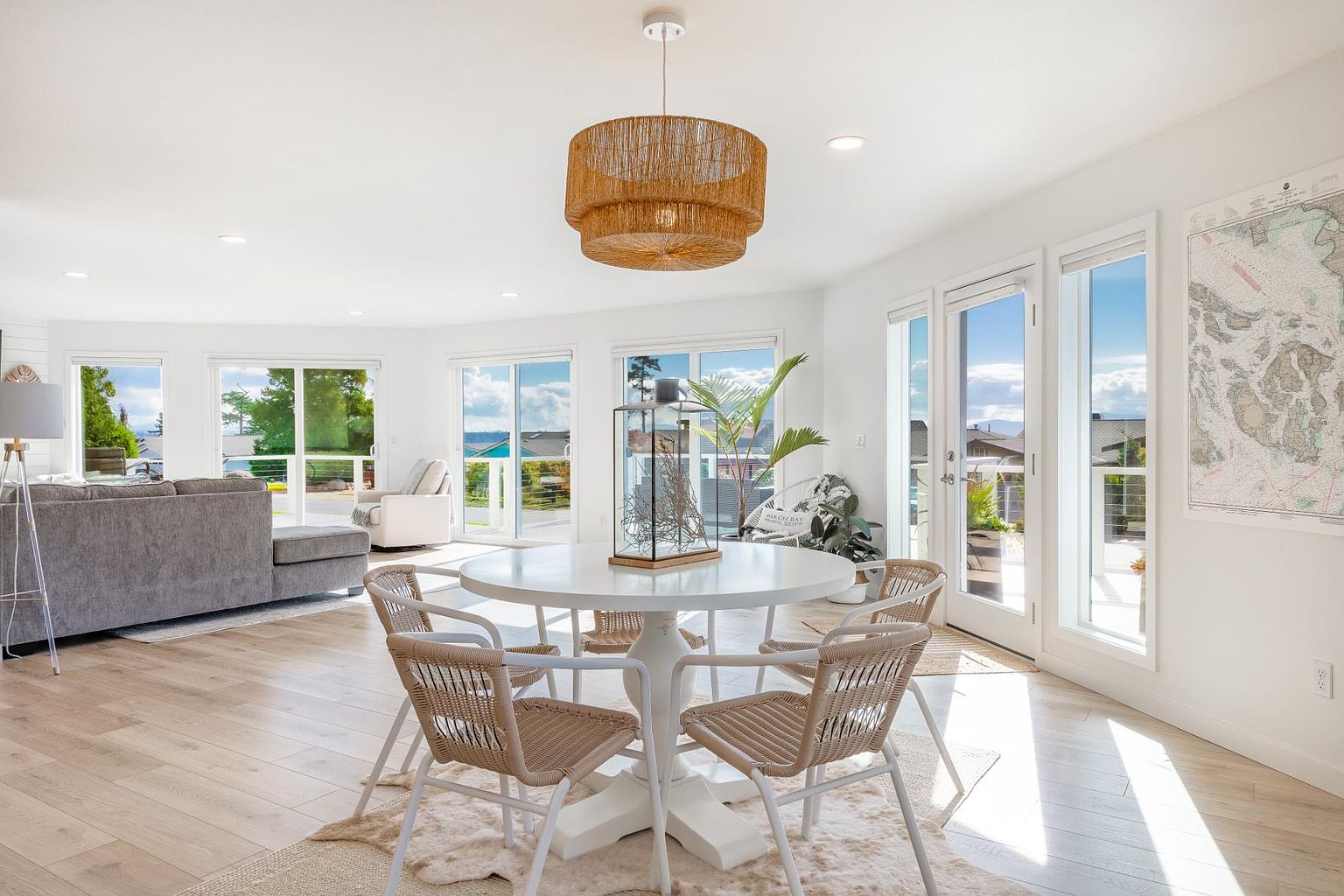 Dining area and open living space at Starfish House